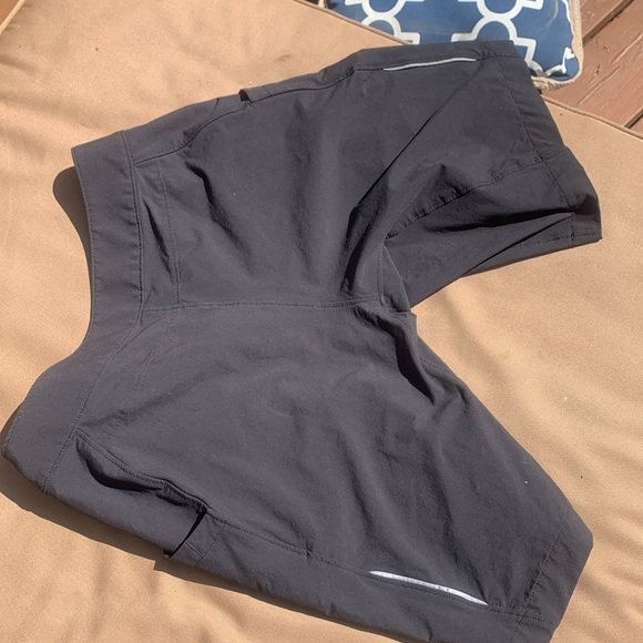 MEC Black Shell Bike Shorts - Picture 5 of 5